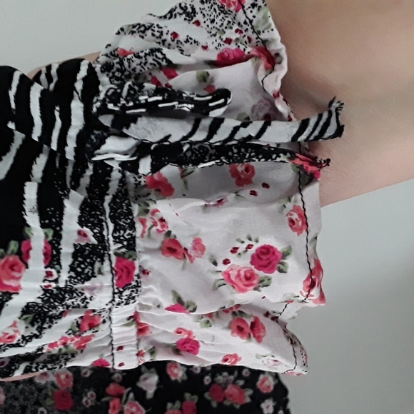 Soft, airy blouse. Fresh print! Northern Reflections. Size L. - Picture 2 of 4